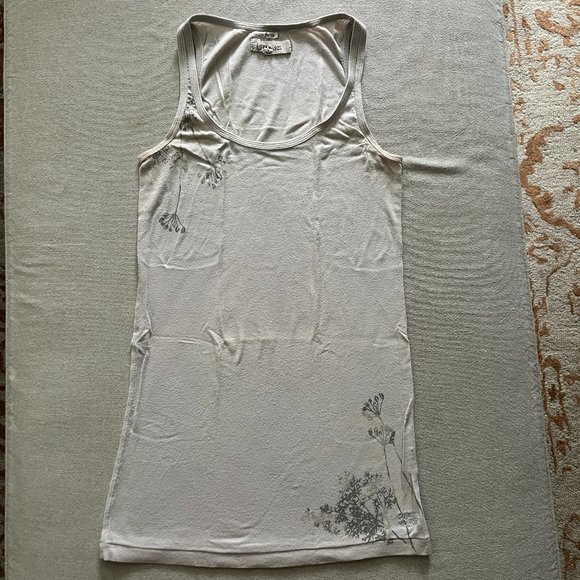 Ruehl No.925 Tops - RARE Ruehl Gray Floral Tank Top EUC Sz L